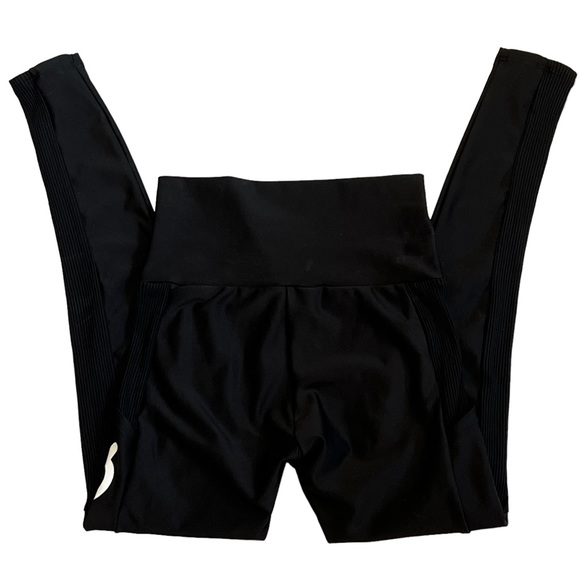 Peloton Women’s S Black High Rise Ribbed Pocket Logo 7/8 Workout Leggings - Picture 9 of 11